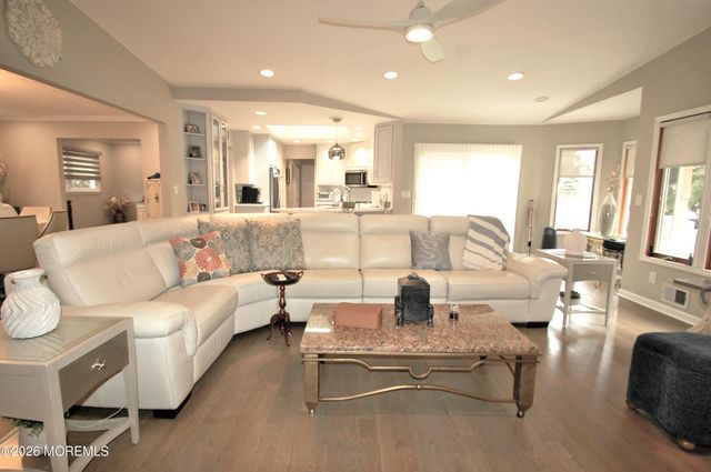 32 Cameron Court, Freehold, NJ 07728