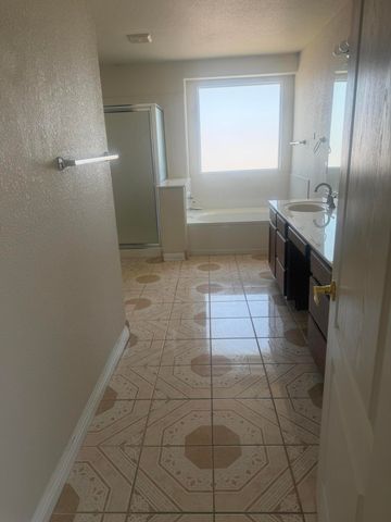 6019 Arrow Point Road NW, Albuquerque, NM 87120