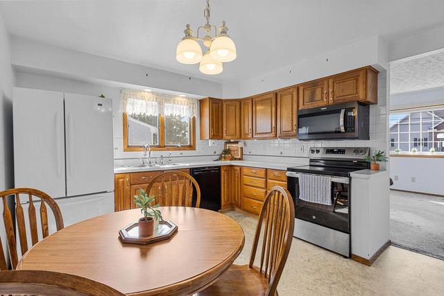 W5684 FIRELANE 12, Menasha, WI 54952