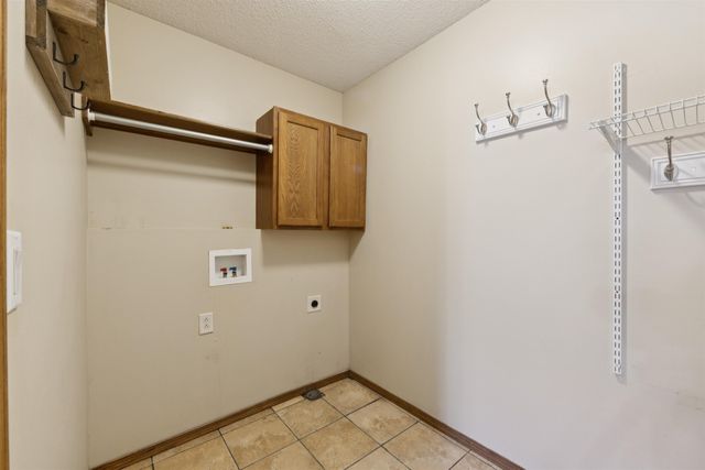3505 N High Pt, Wichita, KS 67205
