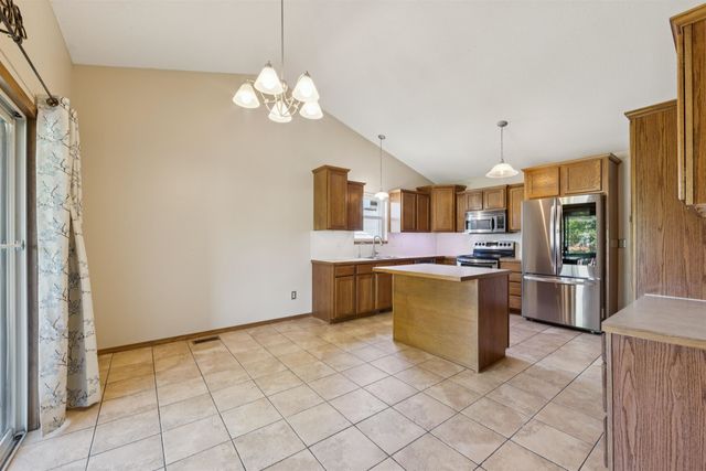 3505 N High Pt, Wichita, KS 67205