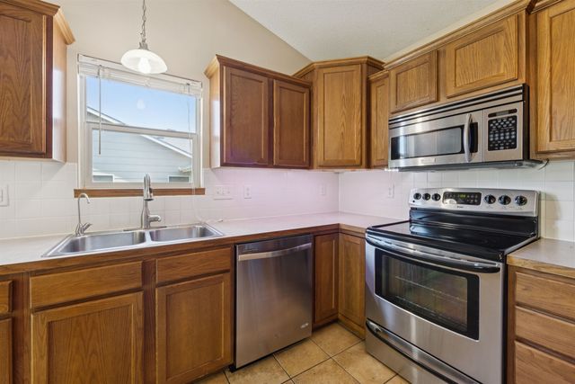 3505 N High Pt, Wichita, KS 67205