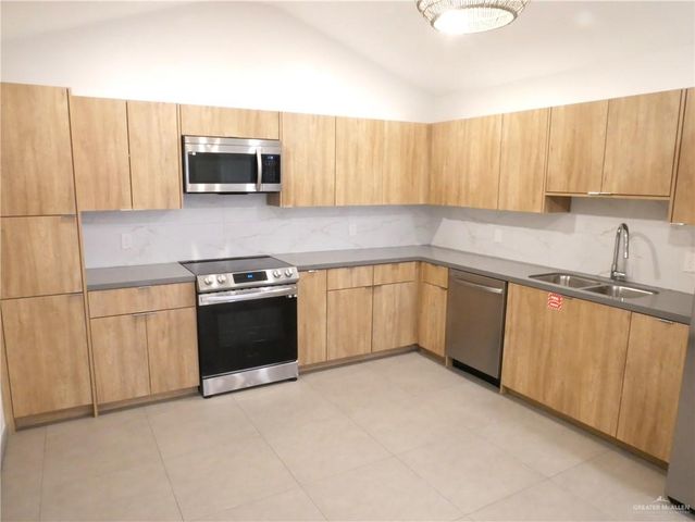 1317 Iris Avenue 4, Mcallen, TX 78501