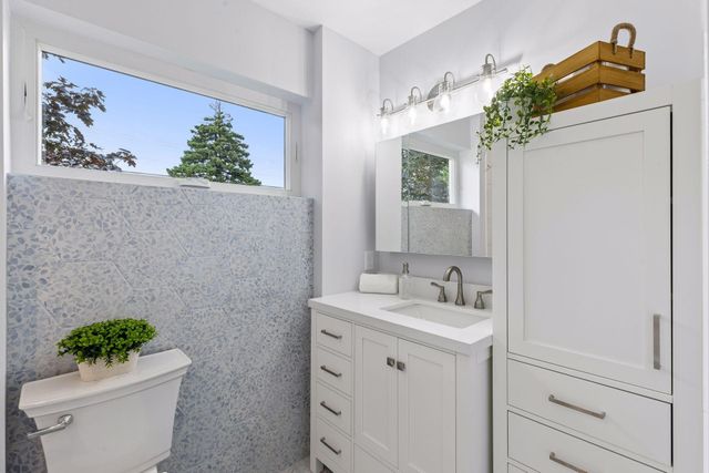 3025 Natchez Avenue S, Saint Louis Park, MN 55416