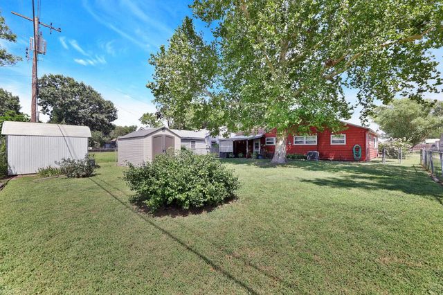 3227 S Millwood, Wichita, KS 67217