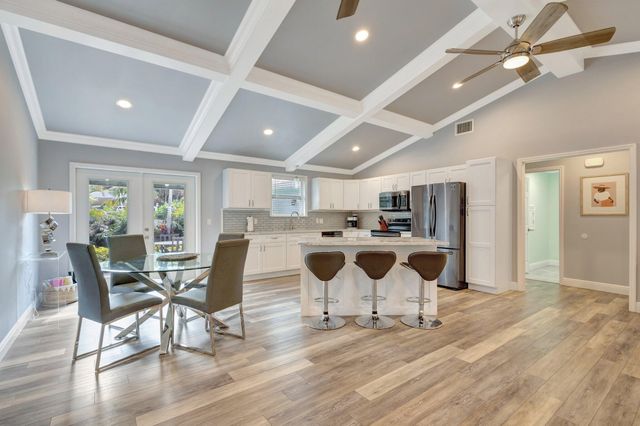 10600 SE Gomez Avenue, Hobe Sound, FL 33455