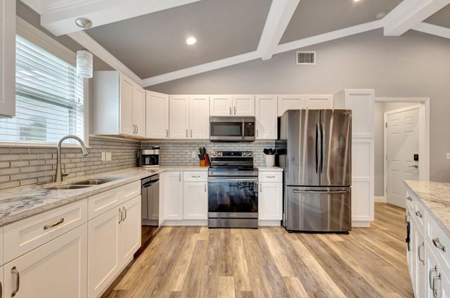 10600 SE Gomez Avenue, Hobe Sound, FL 33455