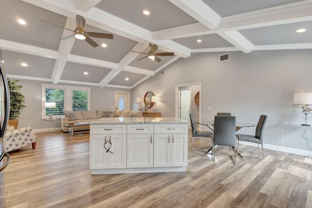 10600 SE Gomez Avenue, Hobe Sound, FL 33455