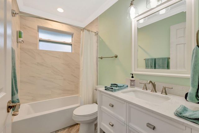 10600 SE Gomez Avenue, Hobe Sound, FL 33455