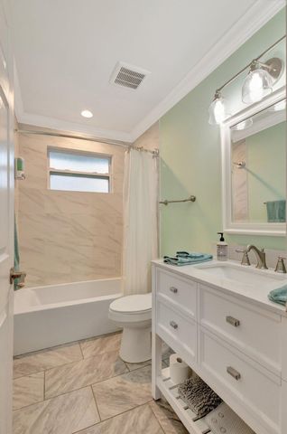 10600 SE Gomez Avenue, Hobe Sound, FL 33455