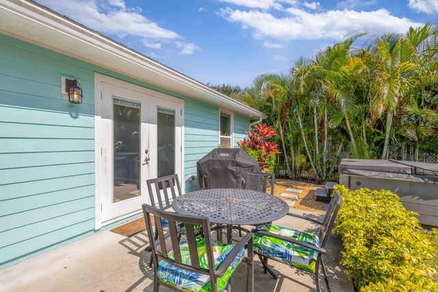 10600 SE Gomez Avenue, Hobe Sound, FL 33455