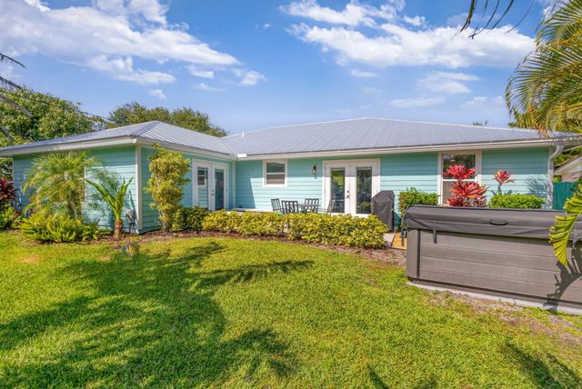 10600 SE Gomez Avenue, Hobe Sound, FL 33455