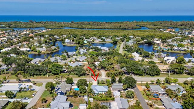 10600 SE Gomez Avenue, Hobe Sound, FL 33455