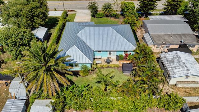 10600 SE Gomez Avenue, Hobe Sound, FL 33455