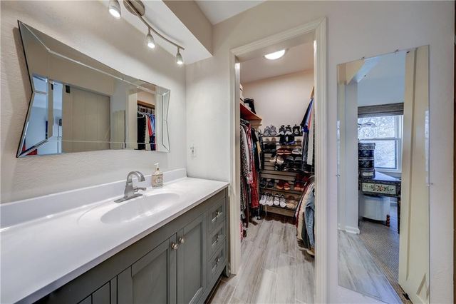 12825 W 117th Street, Overland Park, KS 66210