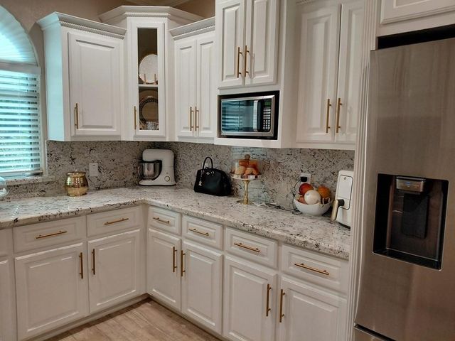 309 Hickman Lane, Angleton, TX 77515