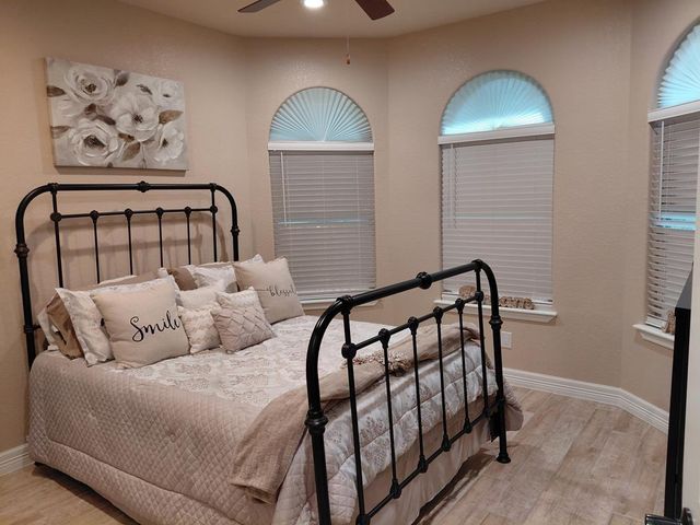 309 Hickman Lane, Angleton, TX 77515