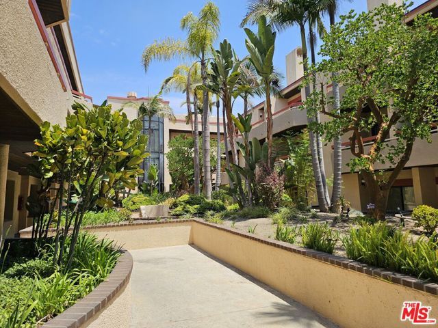 941 W Carson Street 103, Torrance, CA 90502