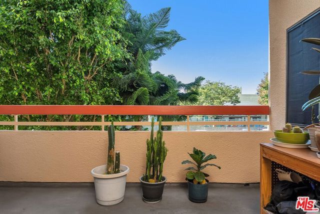 941 W Carson Street 103, Torrance, CA 90502