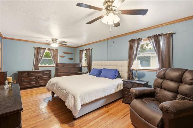 303 SW Marion Lane, Lee's Summit, MO 64081