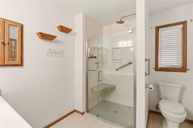 303 SW Marion Lane, Lee's Summit, MO 64081