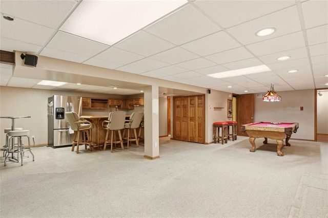 303 SW Marion Lane, Lee's Summit, MO 64081
