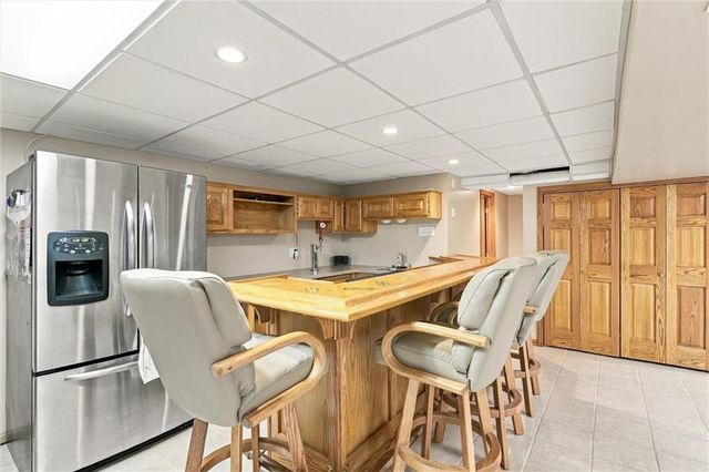 303 SW Marion Lane, Lee's Summit, MO 64081