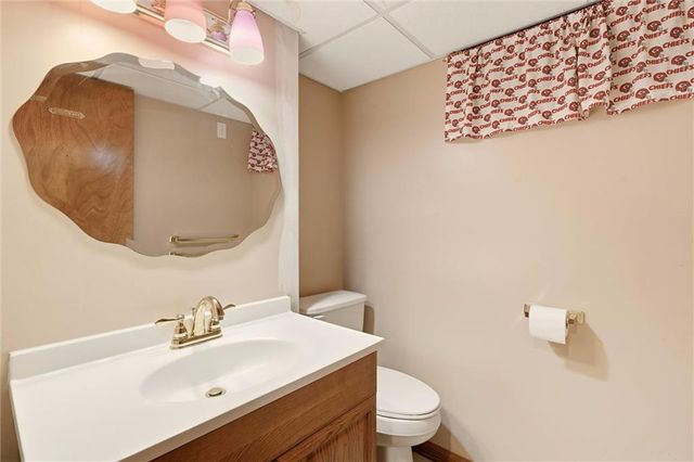 303 SW Marion Lane, Lee's Summit, MO 64081