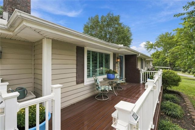 303 SW Marion Lane, Lee's Summit, MO 64081