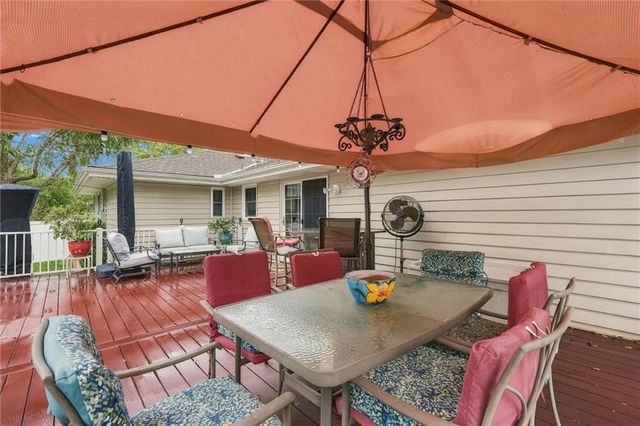 303 SW Marion Lane, Lee's Summit, MO 64081