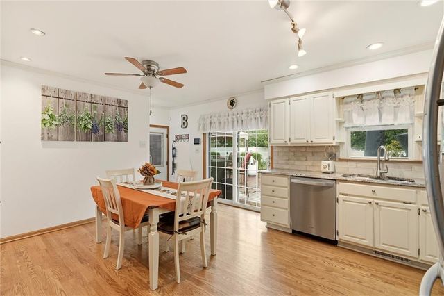 303 SW Marion Lane, Lee's Summit, MO 64081