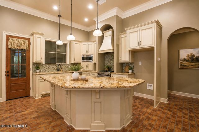 304 Kelsea Drive, Broussard, LA 70518
