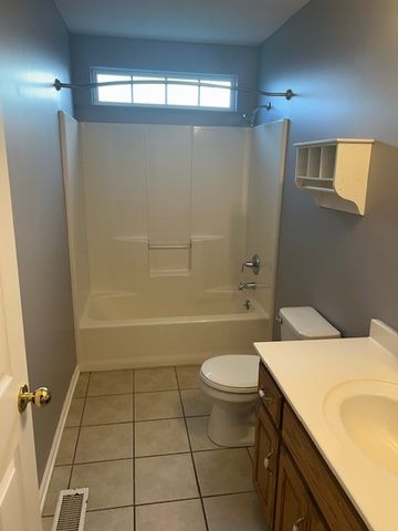 4010 Fleetwood Dr, Westmoreland, TN 37186
