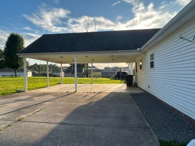 4010 Fleetwood Dr, Westmoreland, TN 37186