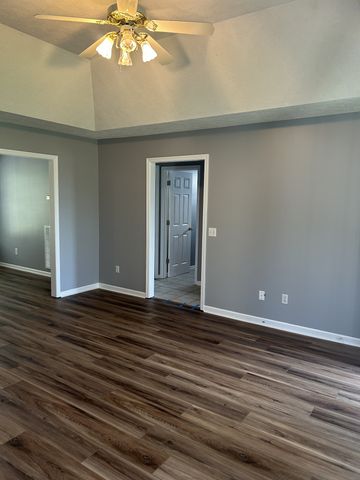 4010 Fleetwood Dr, Westmoreland, TN 37186