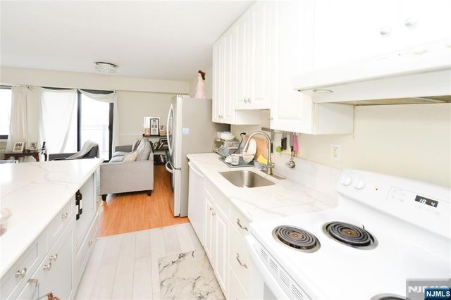 125 Prospect Avenue 10C, Hackensack, NJ 07601