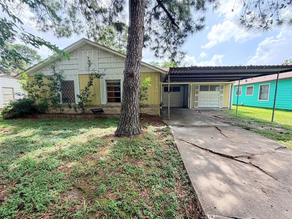 2110 Flynn Drive, Pasadena, TX 77502