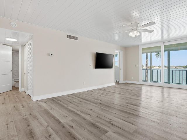 7920 SUN ISLAND DRIVE S 202, South Pasadena, FL 33707