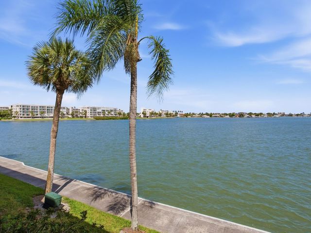 7920 SUN ISLAND DRIVE S 202, South Pasadena, FL 33707