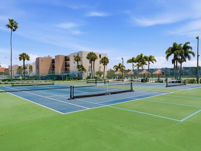 7920 SUN ISLAND DRIVE S 202, South Pasadena, FL 33707