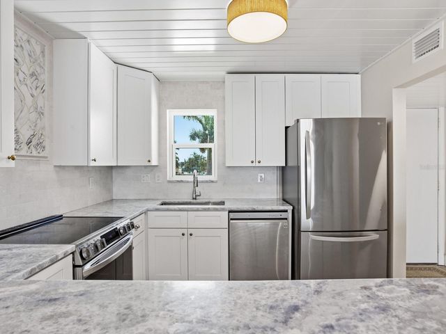 7920 SUN ISLAND DRIVE S 202, South Pasadena, FL 33707