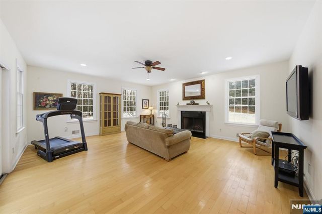 20 Sleepy Hollow Road, Denville Township, NJ 07834