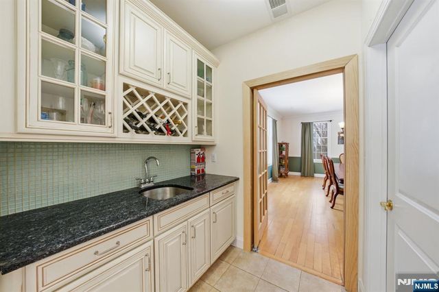 20 Sleepy Hollow Road, Denville Township, NJ 07834