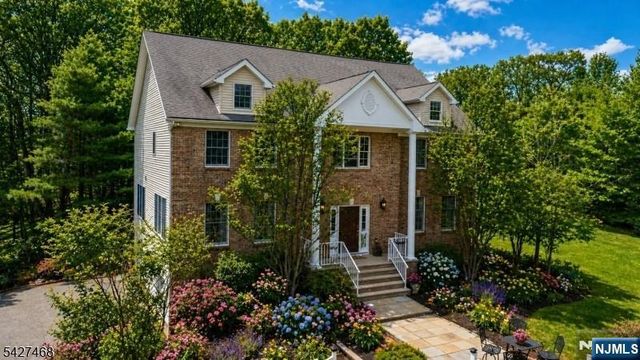 20 Sleepy Hollow Road, Denville Township, NJ 07834
