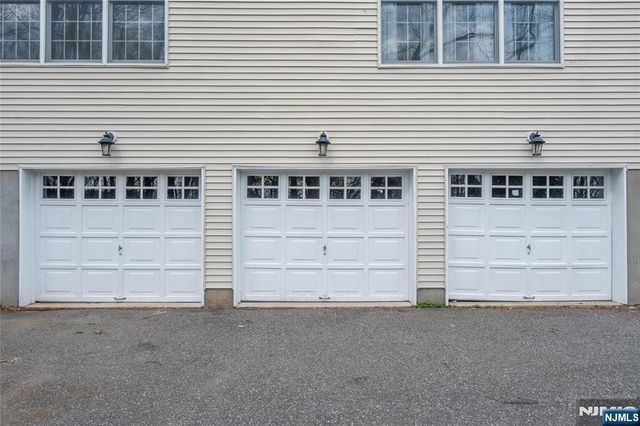 20 Sleepy Hollow Road, Denville Township, NJ 07834