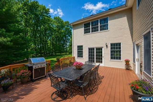 20 Sleepy Hollow Road, Denville Township, NJ 07834