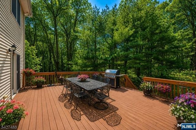 20 Sleepy Hollow Road, Denville Township, NJ 07834