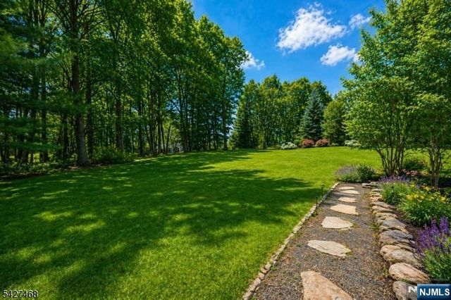 20 Sleepy Hollow Road, Denville Township, NJ 07834