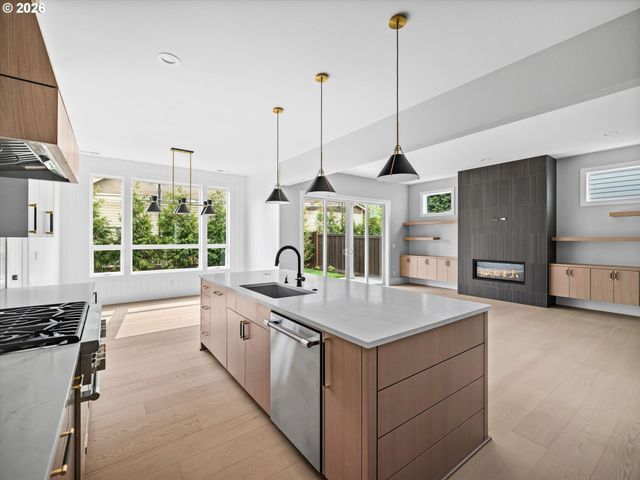3664 Nw LANA Pl, Portland, OR 97229