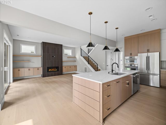 3664 Nw LANA Pl, Portland, OR 97229